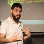 Miguel Molero hablando